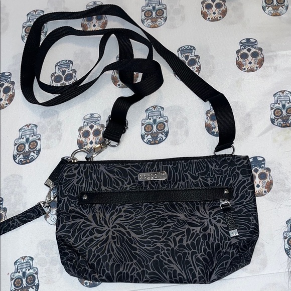 Baggallini NWOT Black Floral Women's Crossbody Bag. - Picture 1 of 9